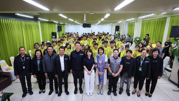 LINE ประเทศไทย จับมือสำนักการศึกษา กรุงเทพมหานคร และภาคีเครือข่ายจัดเวิร์กช็อป “Digital Literacy for Youth”เสริมเกราะเด็กไทย รู้ทันภัยไซเบอร์ มุ่งปั้นพลเมืองดิจิทัลคุณภาพ