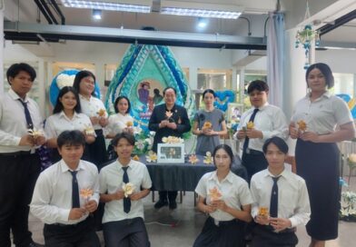 ราชมงคลธัญบุรีรวมพลัง ประดิษฐ์ดอกไม้จันทน์ 3 แบบในพระนาม “ควีนสิริกิติ์”
