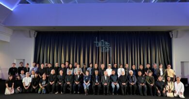 “เหนือเกล้า” นิทรรศการศิลปะเหนือความทรงจำ รวมใจ 7 ศิลปินแห่งชาติ และกว่า 80 ศิลปินไทยชวน หลีกภัย ให้เกียรติเป็นประธานเปิดงาน ณ มูลนิธิหอธรรมพระบารมี
